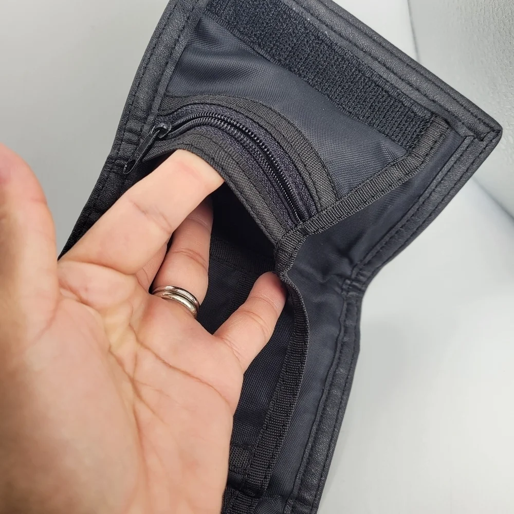 Vintage Rare Las Vegas Black Wallet Faux Leather Zip Compartments Credit Cards - Picture 5 of 13